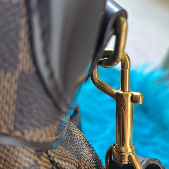 EUC almost new Trevi PM Damier Ebene Shoulder bag. - Picture 12 of 17